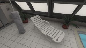 Vue plongeante sur une chaise longue en PVC au bord d'une piscine